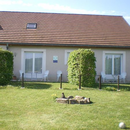 La Cle Des Champs Bed & Breakfast Largillay Екстериор снимка