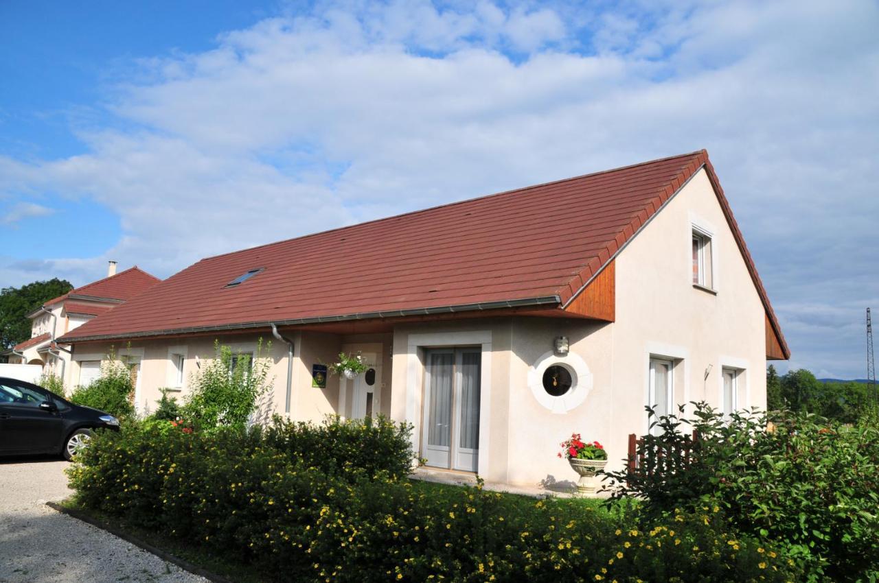 La Cle Des Champs Bed & Breakfast Largillay Екстериор снимка