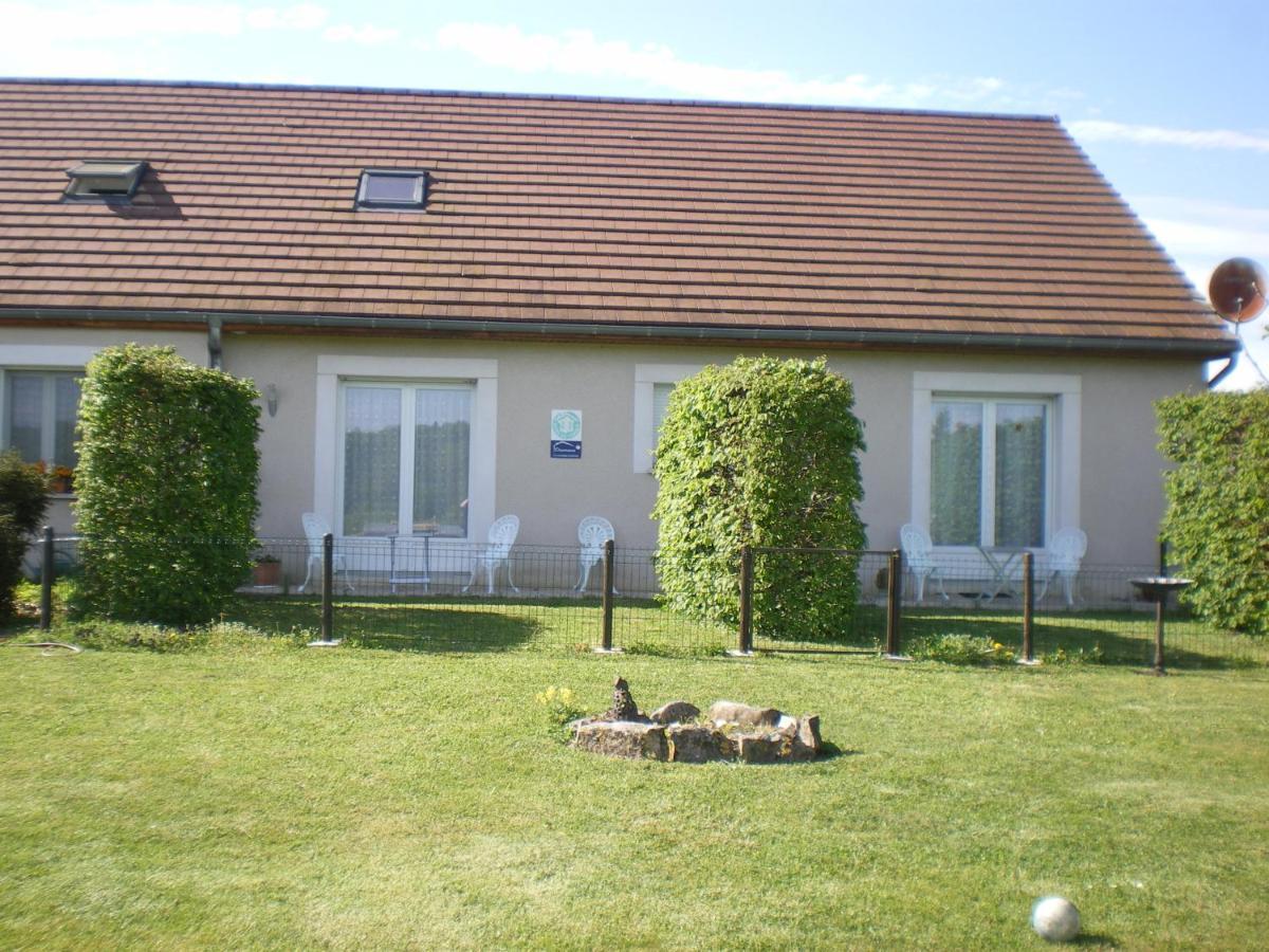 La Cle Des Champs Bed & Breakfast Largillay Екстериор снимка