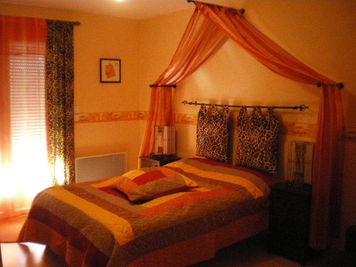 La Cle Des Champs Bed & Breakfast Largillay Екстериор снимка